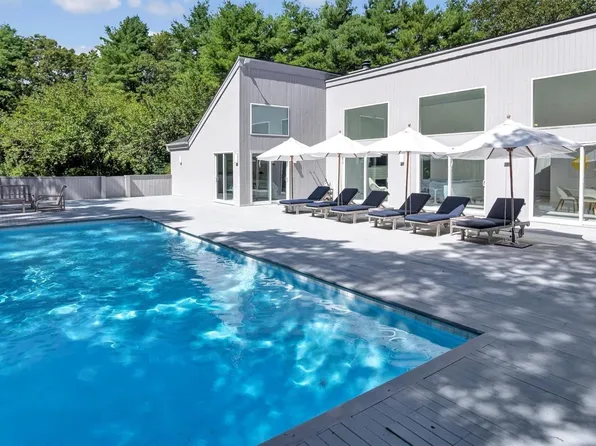 52 Scrub Oak Road, Quogue, NY 11959