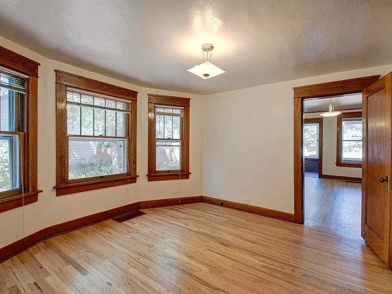 1810 Walnut St — Photo 9