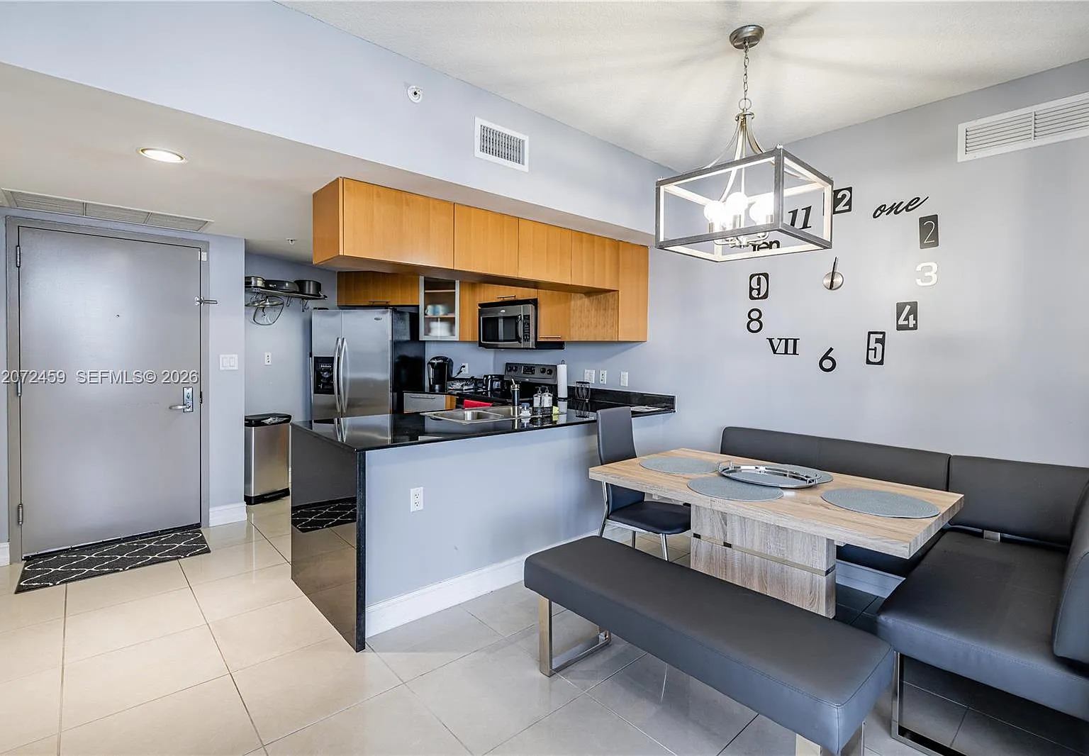Opera Tower Condo — Photo 1