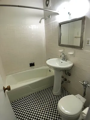 Rented by Smart NY Realty LLC | media 18