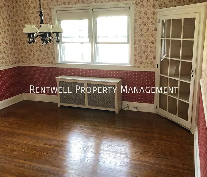 120 E Main St #9 — Photo 10