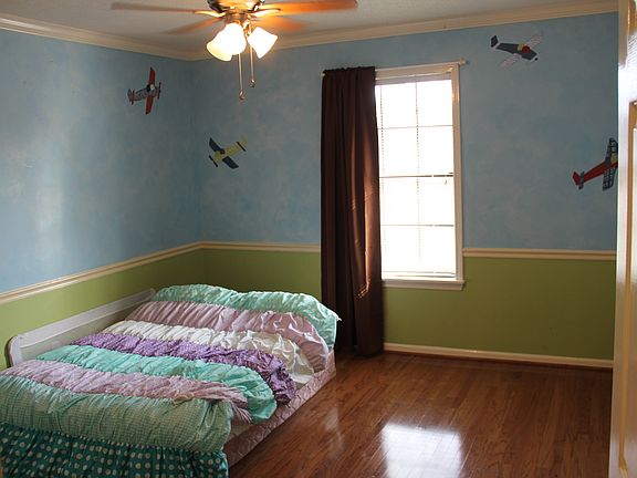 3rd image of 3849 Dalewood St