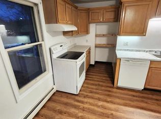 3 Grove St #3, Delmar, NY 12054