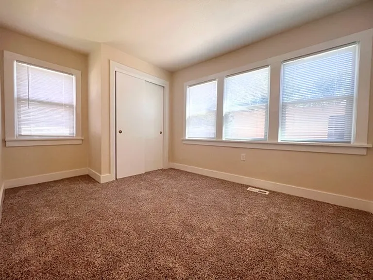 4022 N Christine St — Photo 14