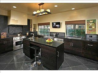 4th image of 24440 Victory Blvd APT 14