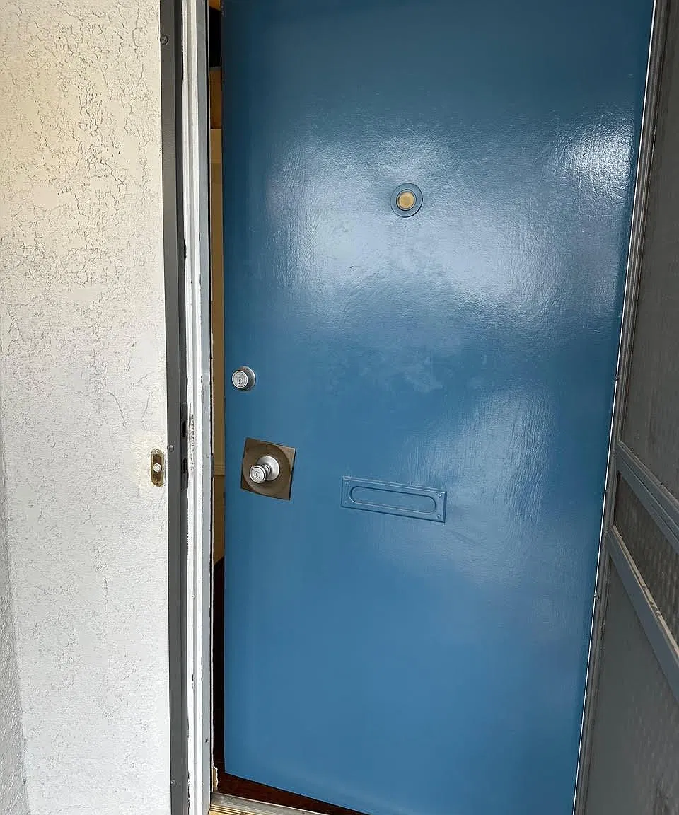 3 bed, 1400 sqft, $3,845 — Photo 3
