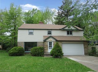 2482 N Taylor Rd, Cleveland Heights, OH 44118