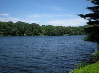 186 Kitchell Lake Dr E, West Milford, NJ 07480