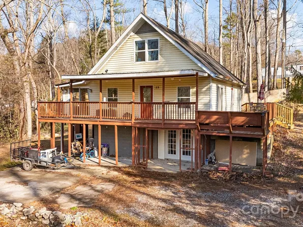 59 Rollins St, Hendersonville, NC 28792