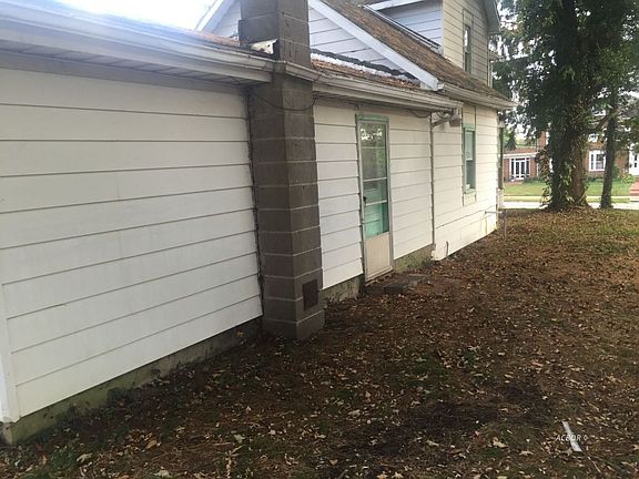 3rd image of 301 W Main St