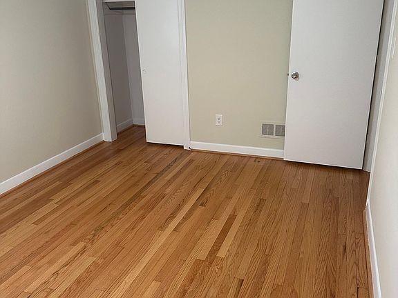 4th image of 100 Alexander Cir