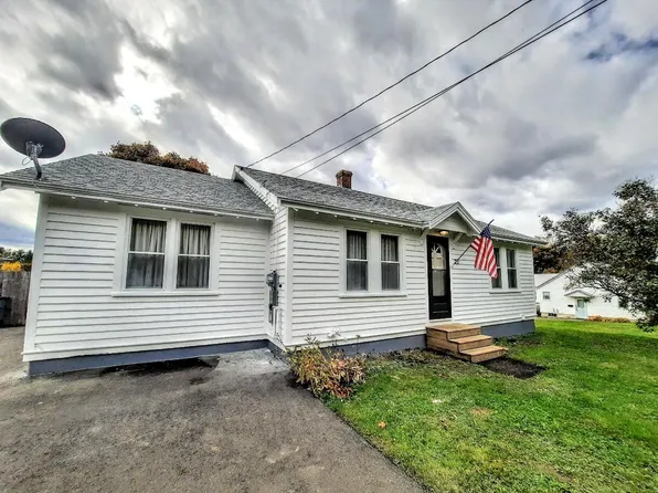 27 Highland Avenue, Lincoln, ME 04457