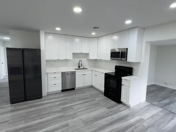 235 SW 21st Way, Fort Lauderdale, FL 33312