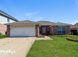 929 Rio Vista Ln, Arlington, TX 76017