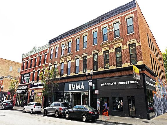 2nd image of 1422 N Milwaukee Ave Unit 302