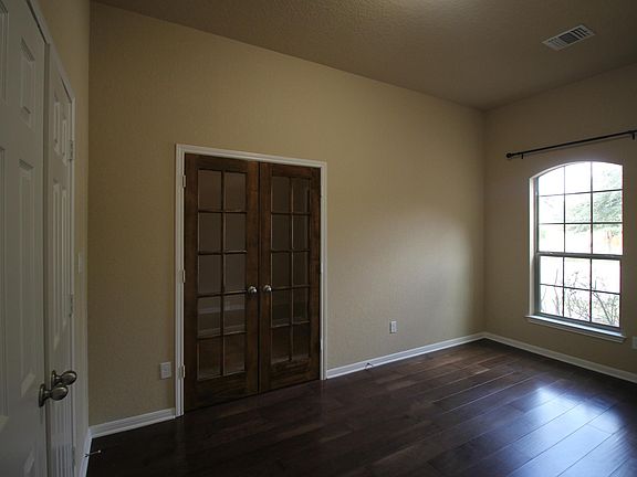 2nd image of 2088 Pecan Gable