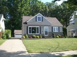 30338 Forest Grove Rd, Willowick, OH 44095