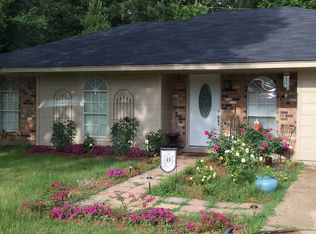 7497 Golden Meadows Rd, Greenwood, LA 71033