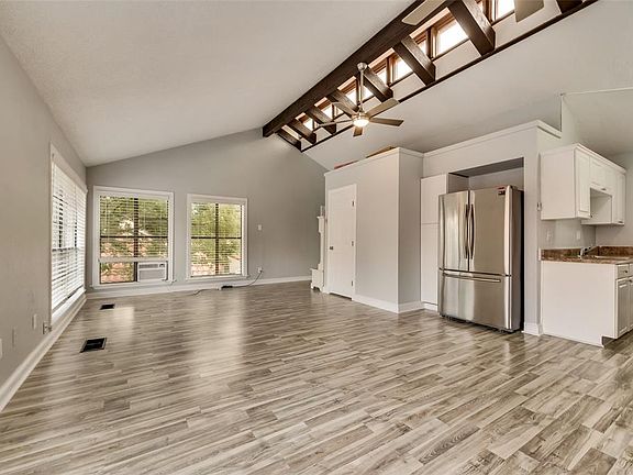 5th image of 3626 Lakeside Dr APT A