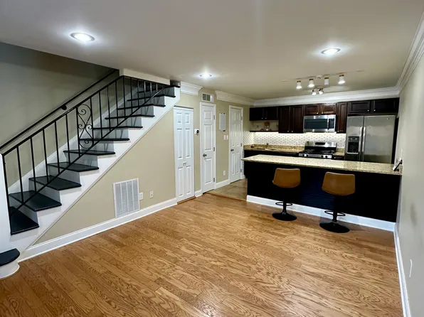 6980 Roswell Rd, Sandy Springs, GA