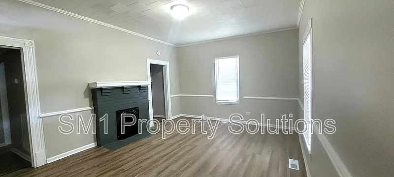 6 bed, 2.0 bath, 2100 sqft, $1,850 — Photo 4