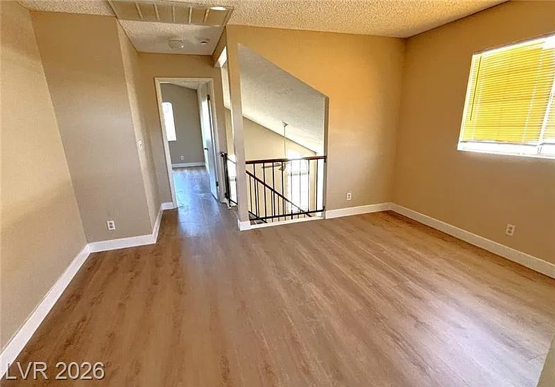 2 bed, 2.5 bath, 1408 sqft, $1,750 — Photo 2