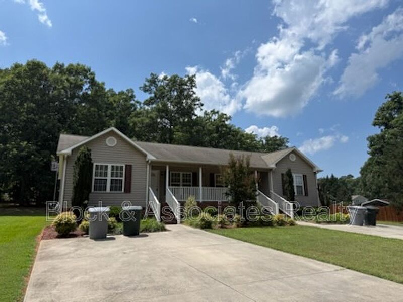 1st image of 1716 Sunny Ln