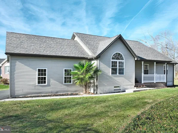 7 McCandless Dr, East Berlin, PA 17316