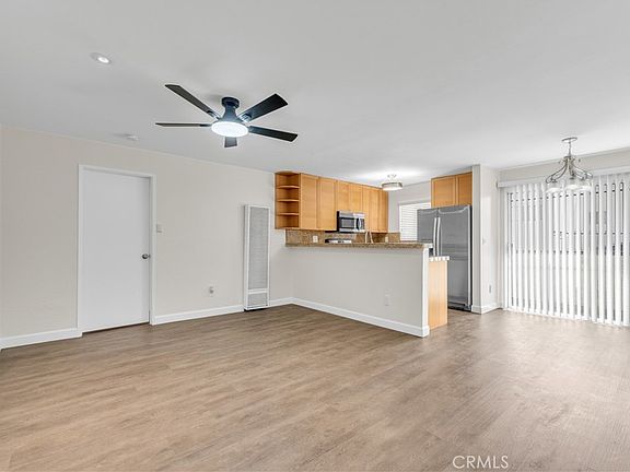 3rd image of 18530 Hatteras St Unit 226