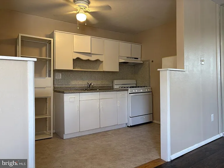 2842 S Iseminger St #1 — Photo 6
