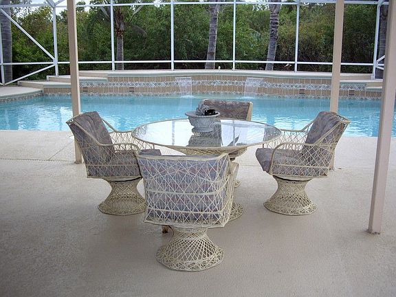 Covered Patio &amp;Pool