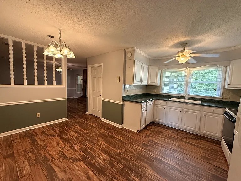 111 Old Post Ct — Photo 5