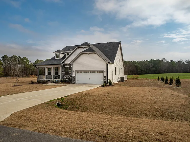 179 Castle Pond Way — Photo 6