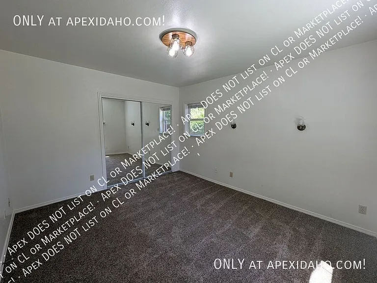 1323 W Howard St — Photo 7