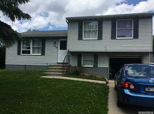 7108 Northview Dr, Lockport, NY 14094