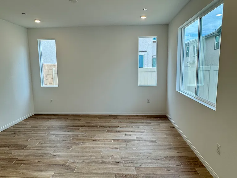 1261 Galaxy Way — Photo 11