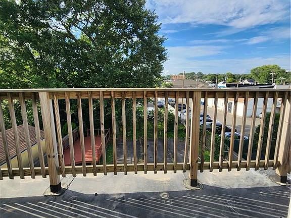 5th image of 40 Englewood Ave #2-3