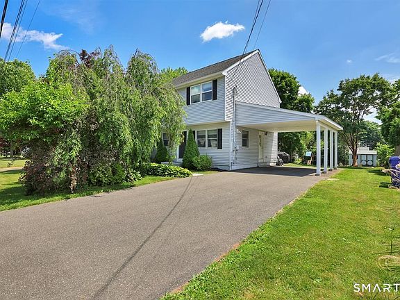 2nd image of 30 Quaker Lane