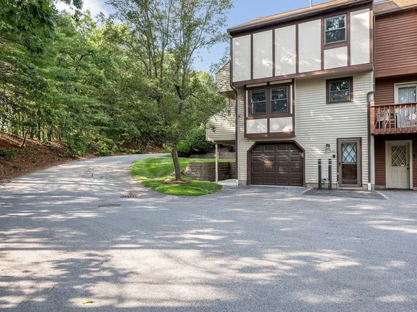 34 Scotty Hollow Dr #E, Chelmsford, MA 01824