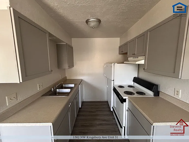 Amber Apartments — Photo 64