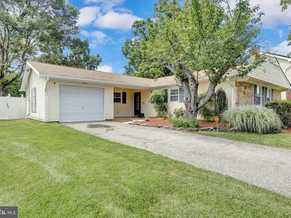 12704 Hoven Ln, Bowie, MD 20716
