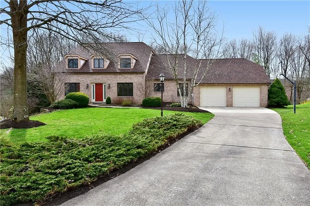 2415 Delo Dr photo 1