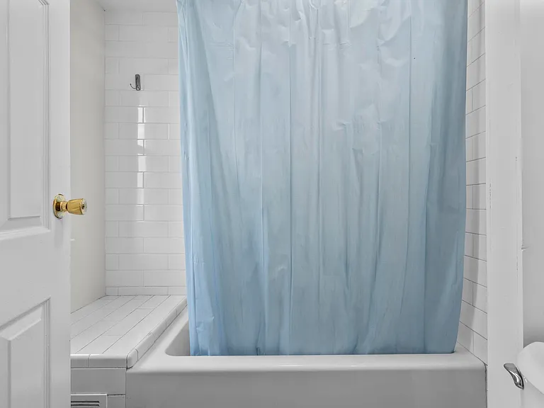 426 Poplar St #2 — Photo 5