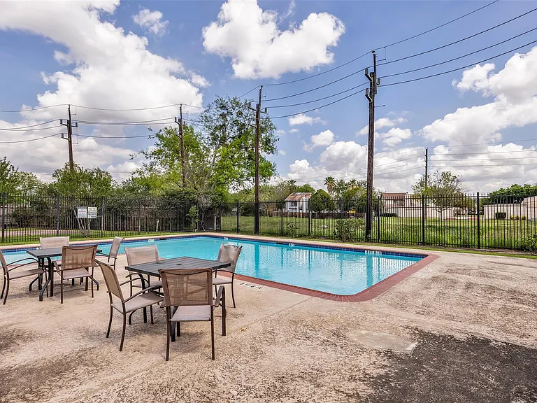 13740 Hollowgreen Dr #605 — Photo 40