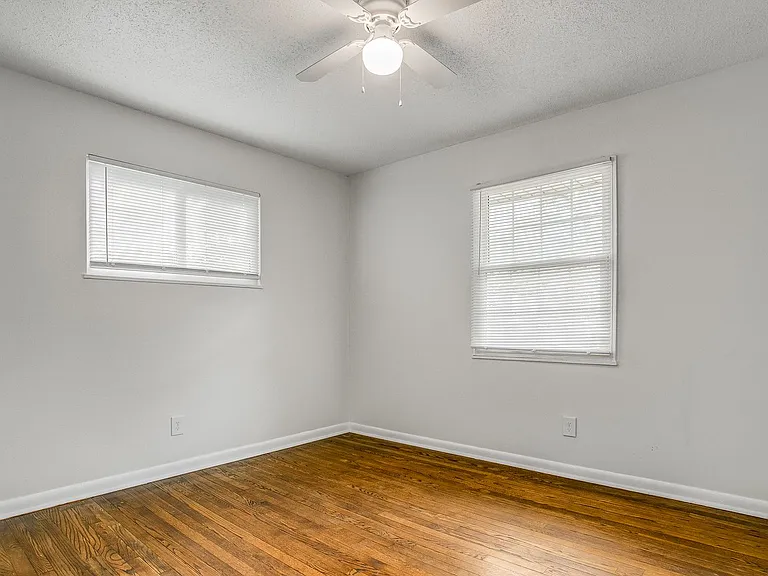 3604 E 61st St — Photo 47