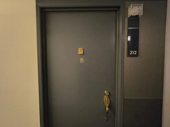 4 Captain Dr Unit 212, Emeryville, CA 94608