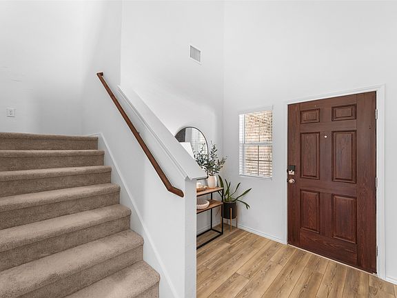 4th image of 2065 Henrietta Dr