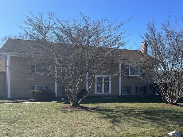 1 Secluded Ct, Cumberland, RI 02864