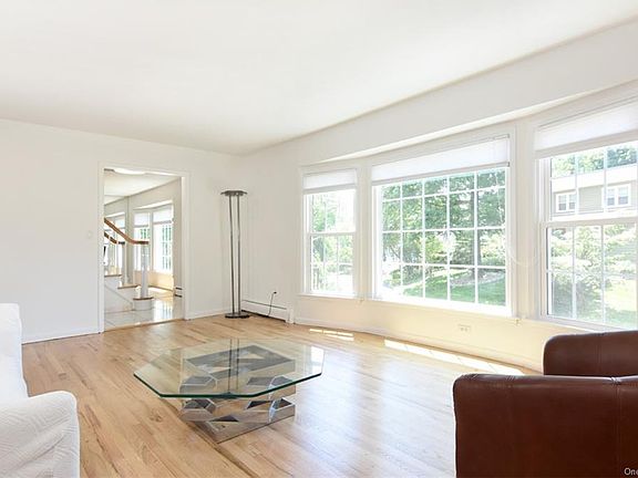5th image of 17 Shaw Ln