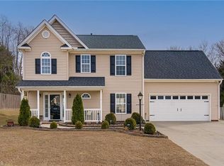 929 Big Creek Ct, High Point, NC 27265